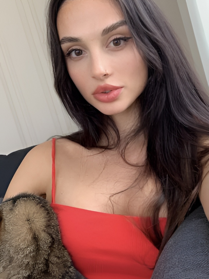 Индивидуалка Эмиля, доступна для личного знакомства от 3000 руб