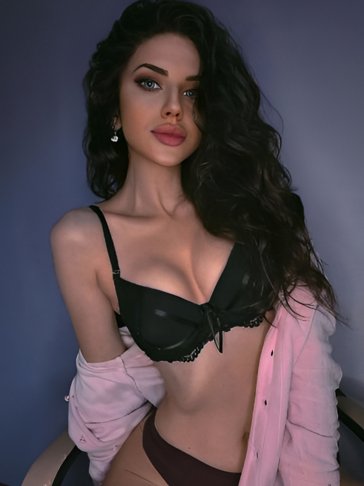 Варвара привлекальеная девушка из Яровое цена от 10000 руб