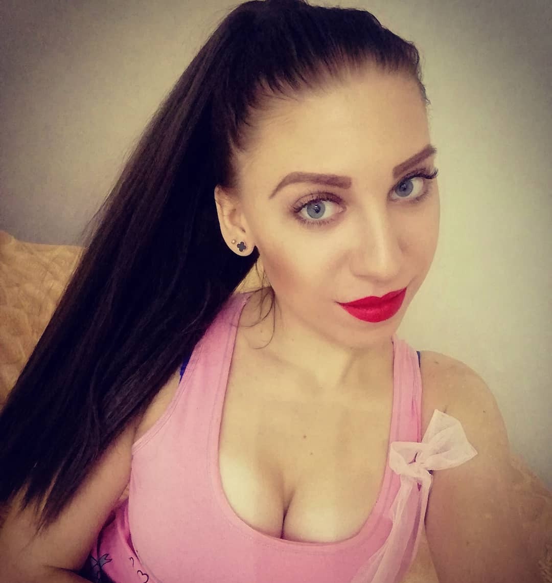 Лана привлекальеная девушка из Яровое цена от 3500 руб