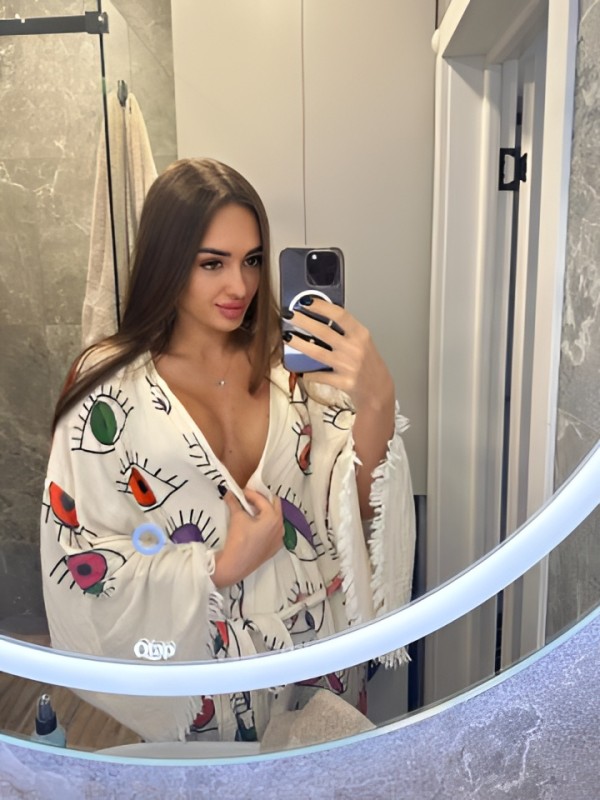 Людмила привлекательная девушка из Яровое цена от 5000 руб