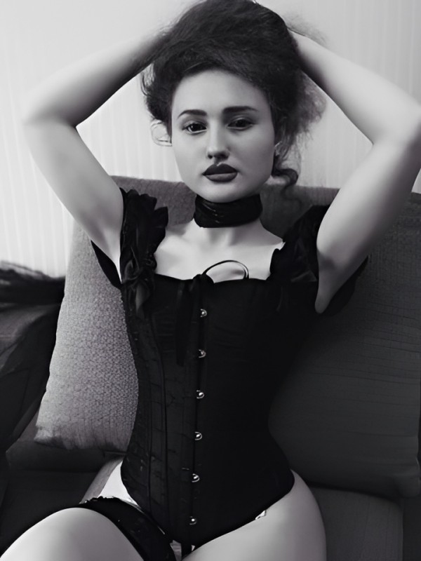 Ольга привлекательная девушка из Яровое цена от 4000 руб