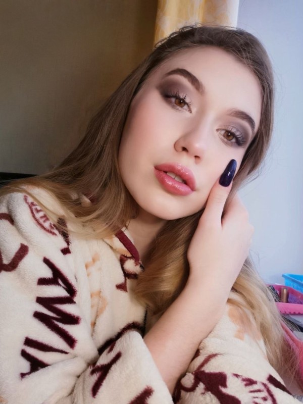 Тамара привлекательная девушка из Яровое цена от 3500 руб