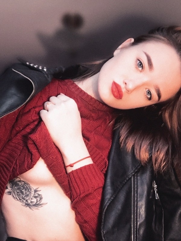 Милена привлекательная девушка из Яровое цена от 3000 руб