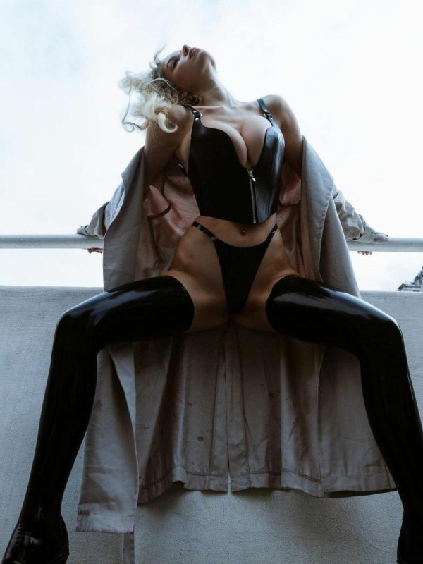 Ярослава привлекательная девушка из Яровое цена от 5000 руб